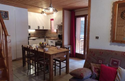 Les Carroz-d'Araches Apartamento | Appartement L'Ecureuil 8 pers -Prox pistes et centre village-