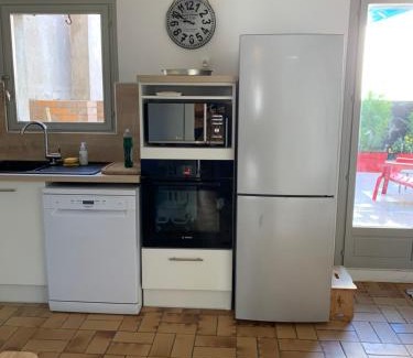 Gruissan Apartamento | Appartement la corde a linge Gruissan village avec terrasses