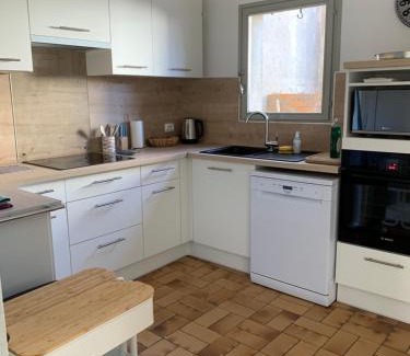 Gruissan Apartamento | Appartement la corde a linge Gruissan village avec terrasses