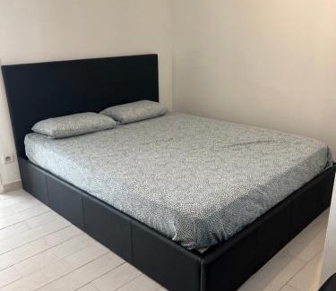 8th Arrondissement Apartamento | Appartement la pointe rouge bord de mer