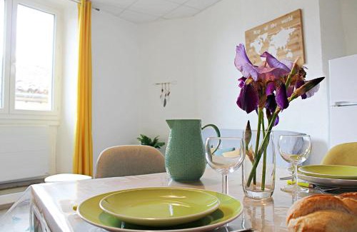 Villeneuve-de-Berg Apartamento | Appartement le Mimosa - Apparts Cosy