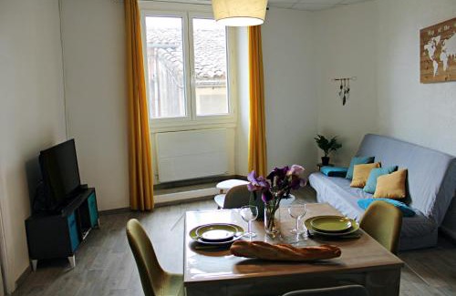 Villeneuve-de-Berg Apartamento | Appartement le Mimosa - Apparts Cosy
