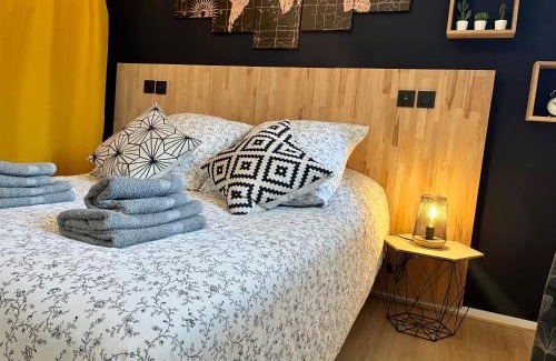 Equemauville Apartamento | Appartement Le Freya avec terrasse à 5 min Honfleur - Piscine - Parking - Wifi