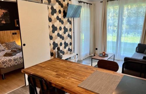 Equemauville Apartamento | Appartement Le Freya avec terrasse à 5 min Honfleur - Piscine - Parking - Wifi