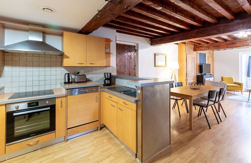 Cremieu Apartamento | Apartamento-Apartamento-Baño en la habitacion-Vista a la Ciudad