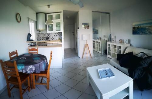Les Sablettes Apartamento | Appartement Les Pieds Dans l'eau avec climatisation !
