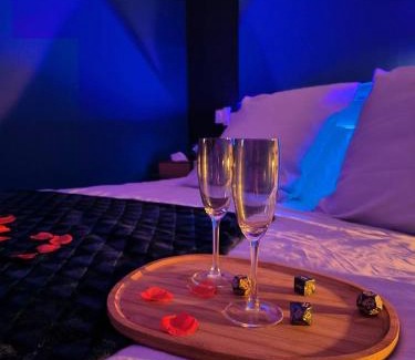 Bourg-Argental Apartamento | Appartement Love Room avec Jacuzzi Privatif