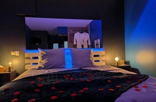 Bourg-Argental Apartamento | Appartement Love Room avec Jacuzzi Privatif