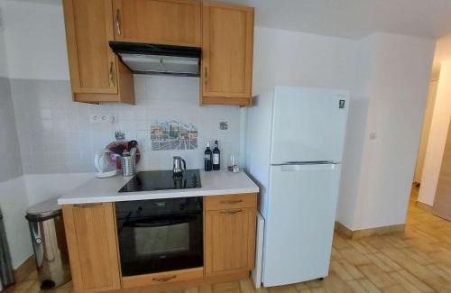 Le Grau-dʼAgde Apartamento | Appartement lumineux 2 pièces pour 4 pers, à 80m de la plage avec terrasse et parking privé - FR-1-423-222