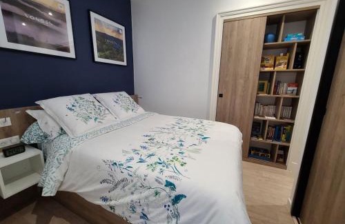 Vittel Apartamento | Appartement lumineux 4* pour 2 à Vittel, proche thermes, WiFi, parking gratuit - FR-1-589-745