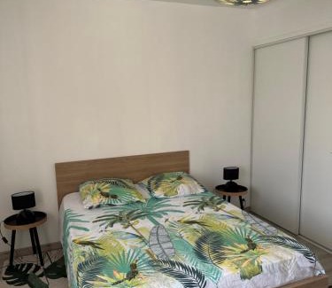 Carpentras Apartamento | Appartement Lumineux avec Balcon
