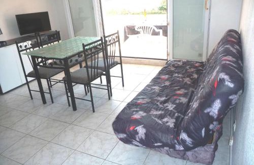 Marseillan Plage Apartamento | Appartement lumineux avec clim, terrasse et parking à Marseillan - FR-1-387-35
