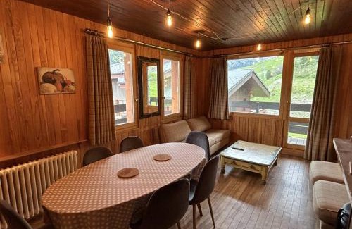 Meribel-Mottaret Apartamento | Appartement Méribel: Proche pistes, 2 chambres, cuisine équipée - FR-1-355-13