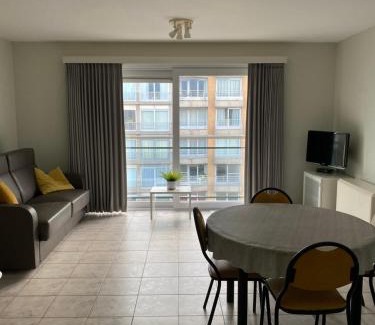 Westende Apartamento | Appartement met aparte slaaphoek, garage en balkon