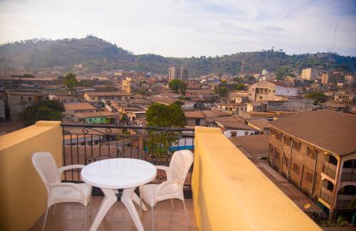 Yaounde Apartamento | Appartement meublé 2 chambres avec salle de bain - 1 salon - 1e cuisine - La Concorde - Quartier Nkomkana