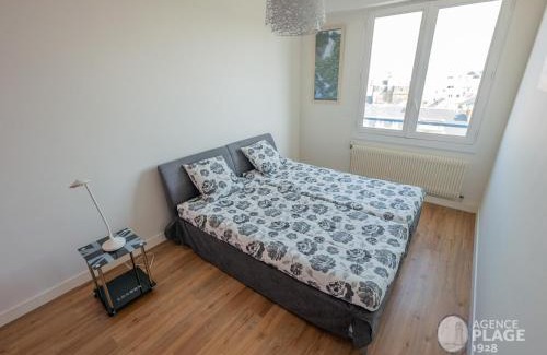 Les Sables d'Olonne Apartamento | Appartement moderne 80m² avec wifi, lave-vaisselle, balcon et vue mer - FR-1-197-539