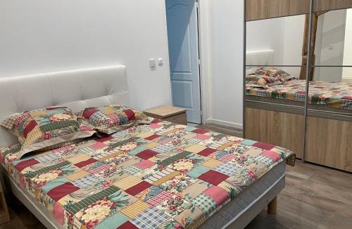 Fontaine-Chaalis Apartamento | APPARTEMENT MODERNE DANS FERME DU 13éme SIECLE