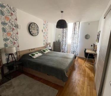Semur-en-Auxois Apartamento | Appartement moderne centre ville, 5 personnes, 65 m2