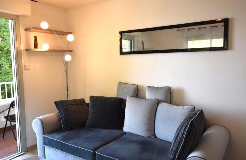 Evian-les-Bains Apartamento | Appartement moderne avec balcon à Évian-les-Bains - FR-1-498-80