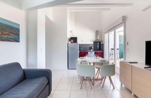 Hendaye Apartamento | Appartement moderne à Hendaye, 400m de la plage, terrasse, parking et WiFi inclus - FR-1-2-371