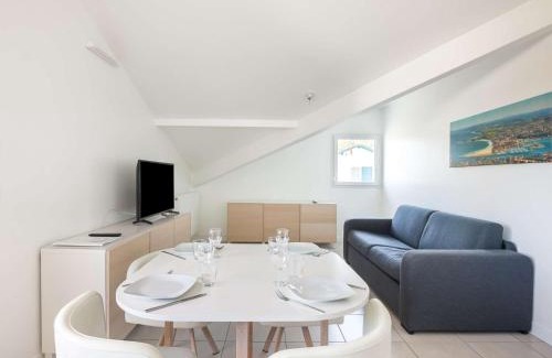 Hendaye Apartamento | Appartement moderne à Hendaye, 400m de la plage, terrasse, parking et WiFi inclus - FR-1-2-371