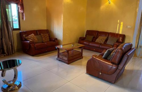 Yaounde Apartamento | Appartement moderne 120 m2, cameras de surveillance , quartier résidentiel, Nkomo Maetur, YAOUNDE