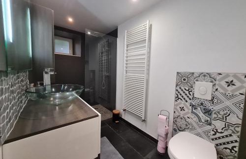 Frapelle Apartamento | Appartement moderne et lumineux, proche de Saint-Dié-des-Vosges - 5 pers., WiFi, parking, terrasse - FR-1-589-434