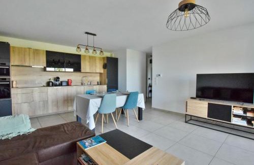 Evian-les-Bains Apartamento | Appartement neuf moderne avec balcon et garage à Évian - FR-1-498-103