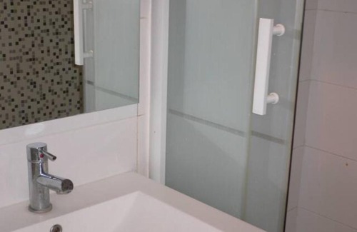 Coteaux Ouest Apartamento | Appartement Nickel et confortable