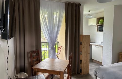 Equemauville Apartamento | Appartement normandie avec piscine et jardin