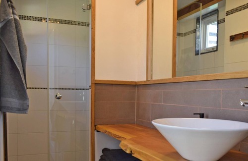 Marcheseuil Apartamento | Apartment on small holiday estate