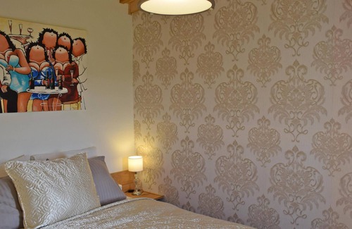 Marcheseuil Apartamento | Apartment on small holiday estate