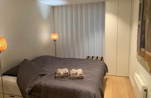 Oostduinkerke-Bad Apartamento | Appartement OP het strand, enfin, zo goed als.