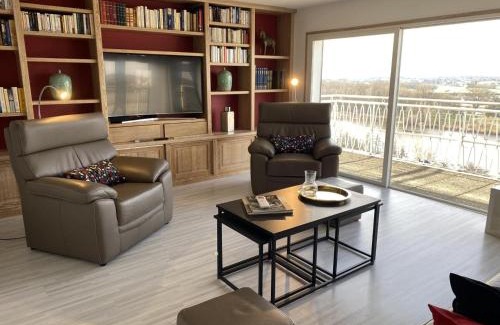 Moulins Apartamento | Appartement panoramique au centre de Moulins avec terrasse, 2 chambres, et équipements modernes - FR-1-489-412