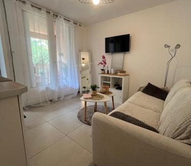 Les Sablettes Apartamento | Appartement pied dans l’eau