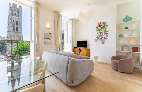 Hotel de Ville - Quinconces Apartamento | Appartement Place Pey Berland avec balcon et parking
