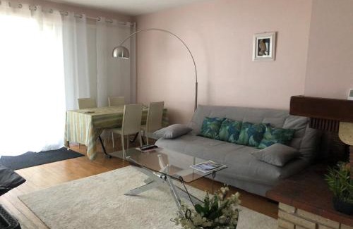 Nay Apartamento | APPARTEMENT PLAIN-PIED Terrasse Jardin Parking