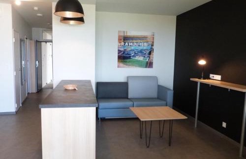 La Tranche-sur-Mer Apartamento | Appartement PMR avec balcon, piscine, parking et plage à La Tranche-sur-Mer - FR-1-194-229