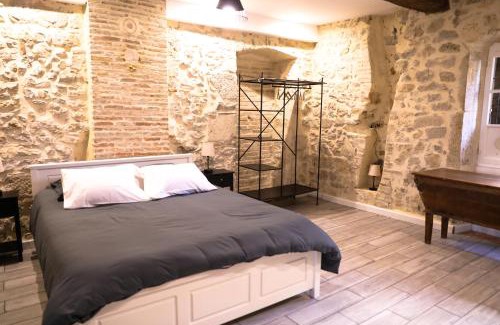 Groslee-Saint-Benoit Casa | Appartement privé avec piscine vue exceptionnelle sur l'eau