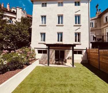 La Tronche Apartamento | Appartement Proche Hôpital, Jardin privatif