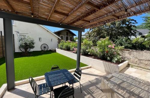 La Tronche Apartamento | Appartement Proche Hôpital, Jardin privatif