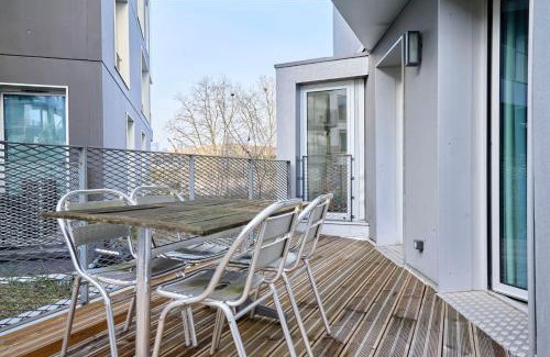 Lille-Moulins Apartamento | Appartement proche métro & 2 balcons + parking