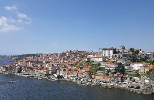 Vila Praia de Ancora Apartamento | Appartement de 90 m2 en 1ere ligne face a l'ocean
