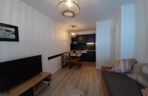 Valfrejus Apartamento | Appartement rénové 2 pièces pour 4 personnes, idéalement situé près des pistes et commerces - FR-1-265-322