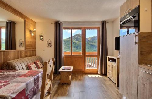 Belle Plagne Apartamento | Appartement rénové 4 pers, balcon, proche pistes - FR-1-455-90