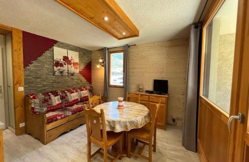 Val Cenis Apartamento | Appartement rénové 4 pers, terrasse, au pied des pistes à Val-Cenis - FR-1-508-178
