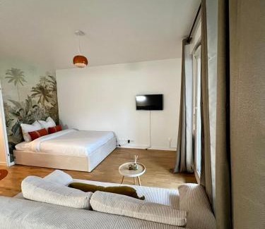 Colombes Apartamento | Appartement Rénové au Cœur du Quartier Commerçant