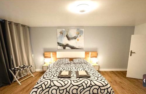 Hotel de Ville - Quinconces Apartamento | Appartement rénové place du Palais avec parking