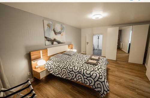 Hotel de Ville - Quinconces Apartamento | Appartement rénové place du Palais avec parking