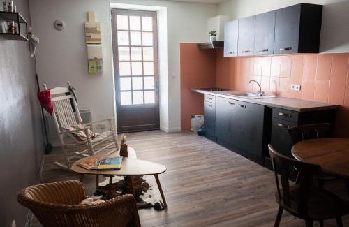Soyaux Apartamento | Appartement rénové sur le thème du Far West